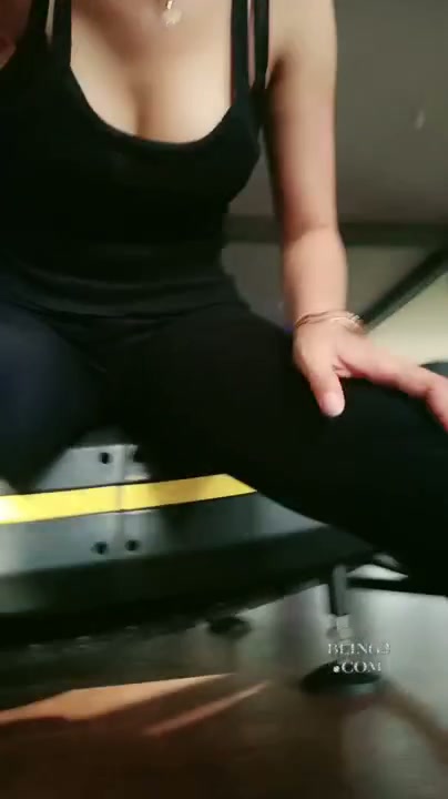 CleoPatra omek di Tempat Gym
