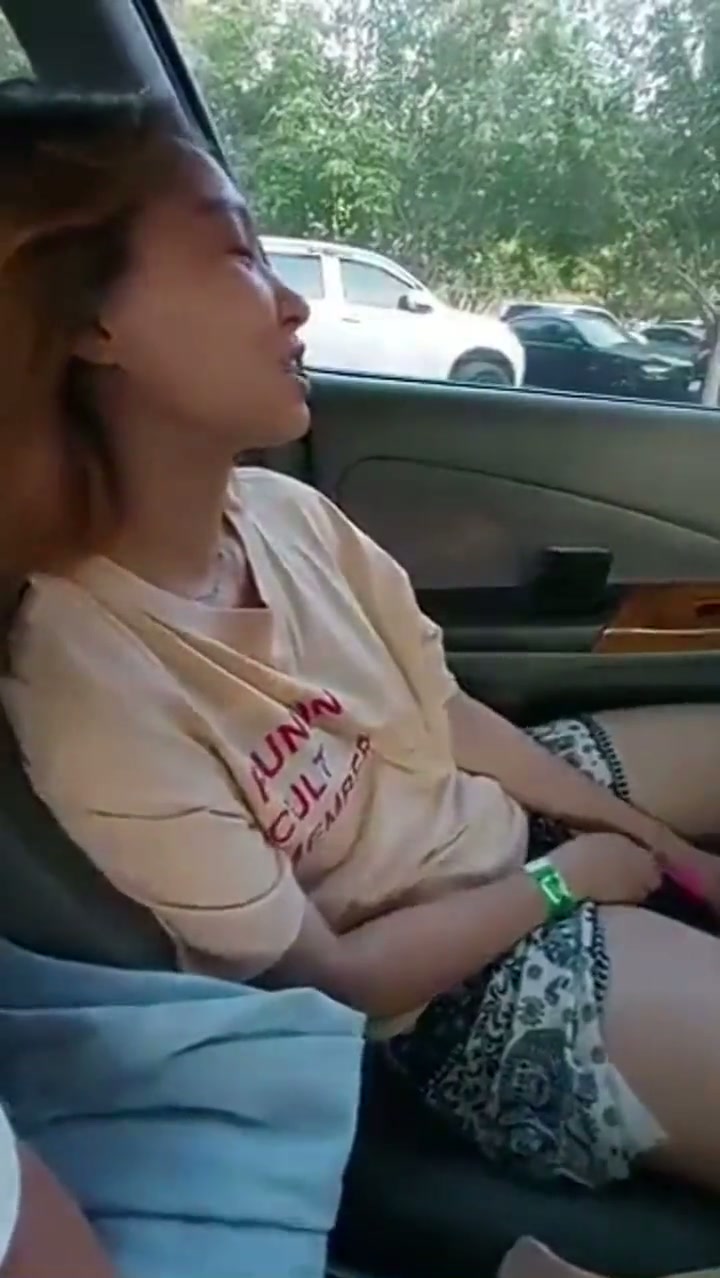 rela di grepe asal pergi jalan pake mobil - PoopHD - PoopHD.mp4