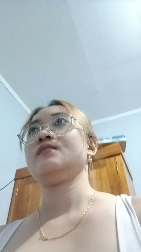 Reaksi ayah mertua diajakin ngewek ama mantu cantiknya