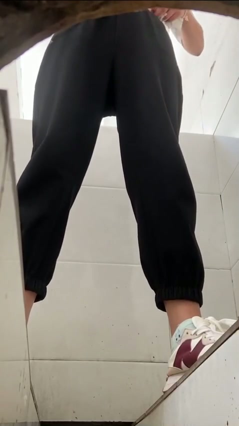 kompilasi ngintip cewek pipis