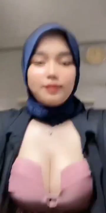 Hijab cantik tobtut dikantor mp4 - PoopHD