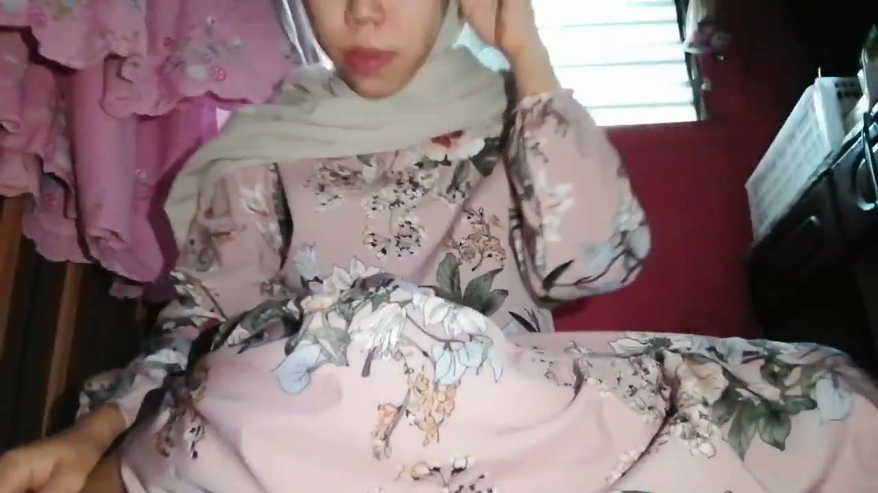 mbak mbak daster hijab pamerin barangnya