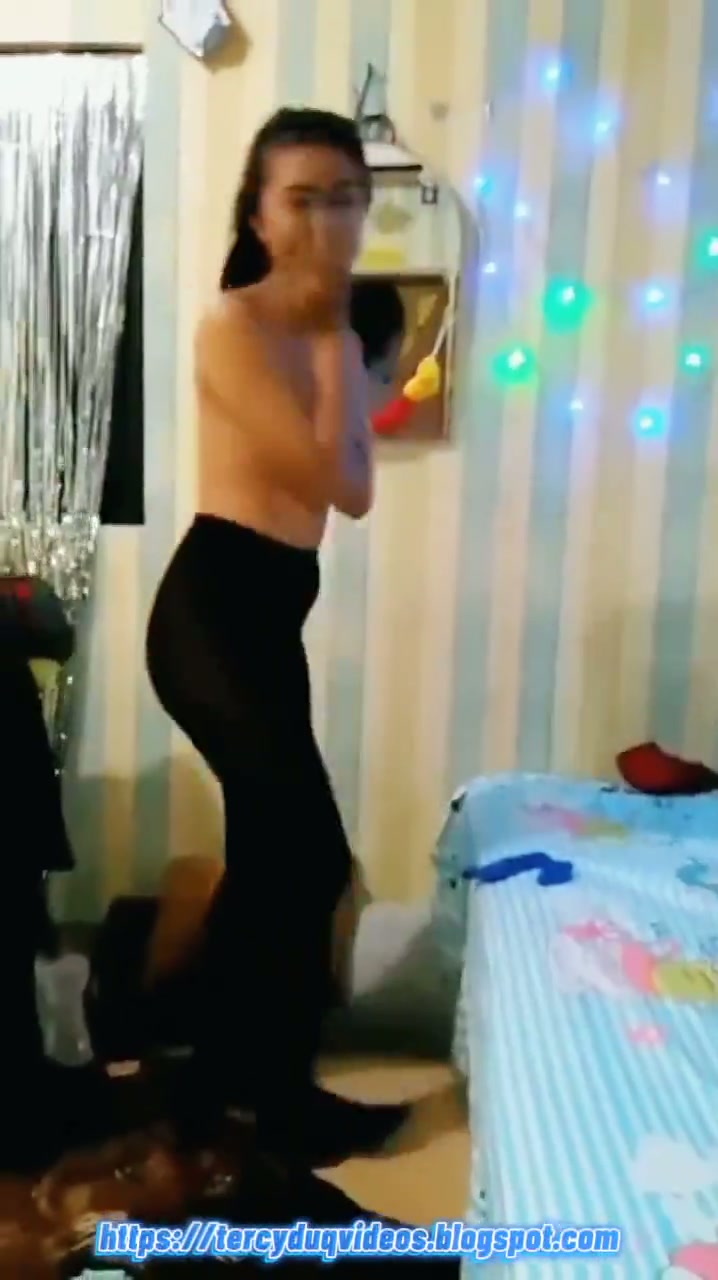 Cewek_Open_BO_Bertattoo_Makan_Mie_Mentah_dulu_terus_Dientot_720p_httpstercyduqvideos.blogspot.com_Twitter_-_DoodStream.mp4