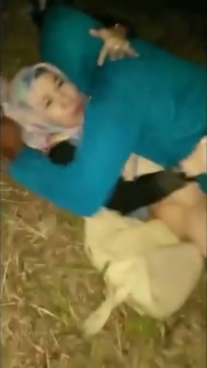 Paksa_gilir_tante_dihutan.mp4