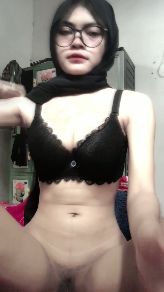 Jilbab Colmek 01.mp4