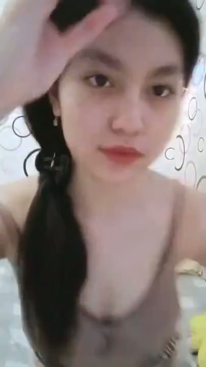 anak sekolah cantik colmk sambil remes susu mungil nya