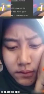 ome tv jilbab main di WC sampe kejang kejang.mp4