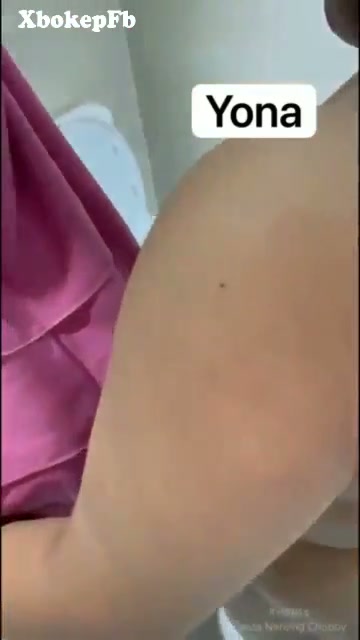 Bokep Pelanggan Menikmati Tubuh Bunda Yona - XbokepFb - DoodStream