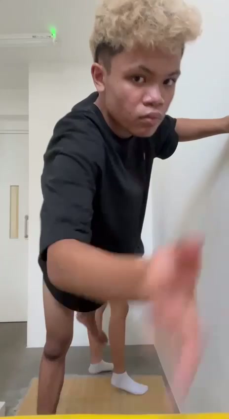 Lagi nguslukk ehh... Tiba tiba mamanya balik