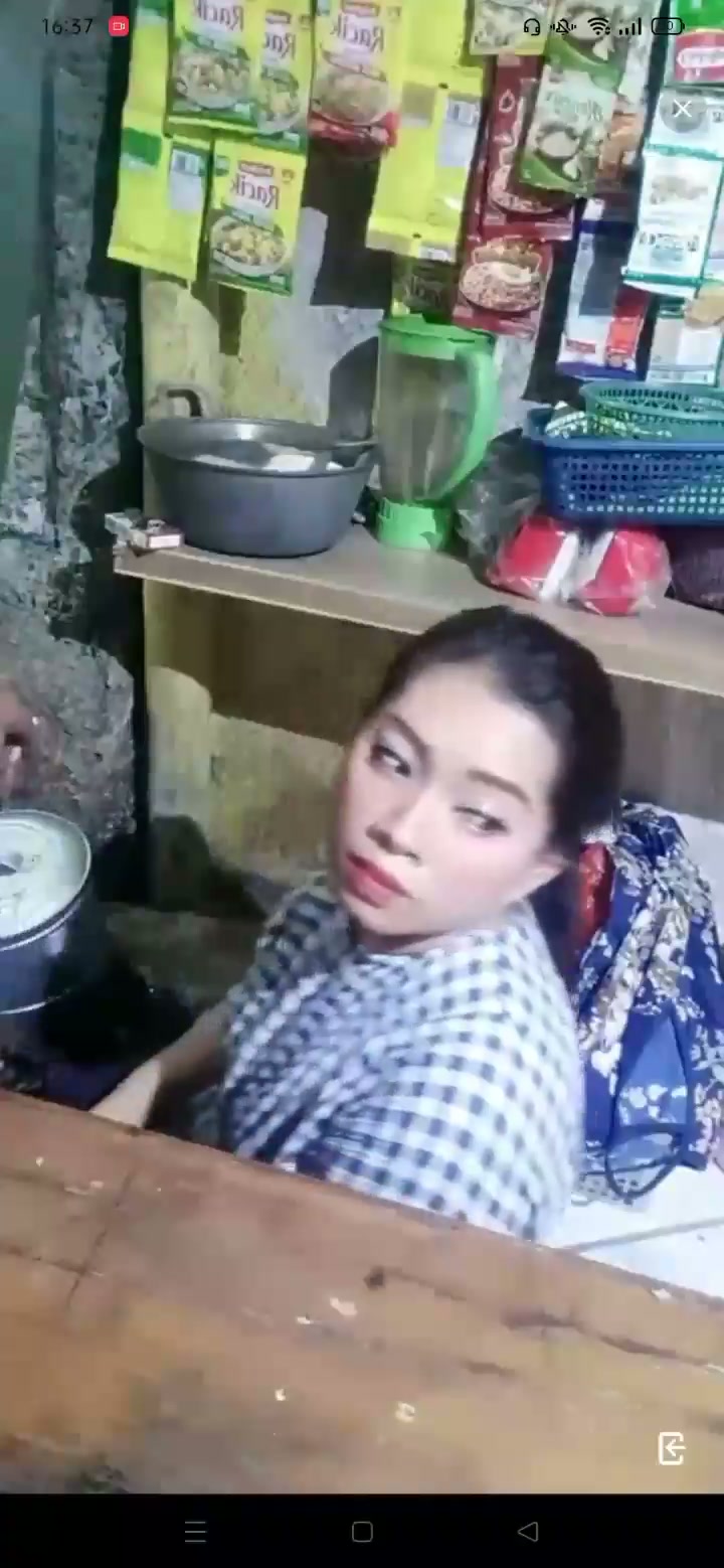 NADDA SII MPOK WARUNG REMANG REMANG. LANGGANAN SOPIR KLO CAPEK MAMPIR SINI BUAT GANTI OLII