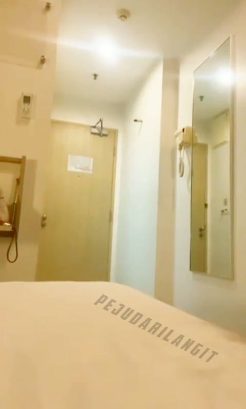 Tante STW prank kurir