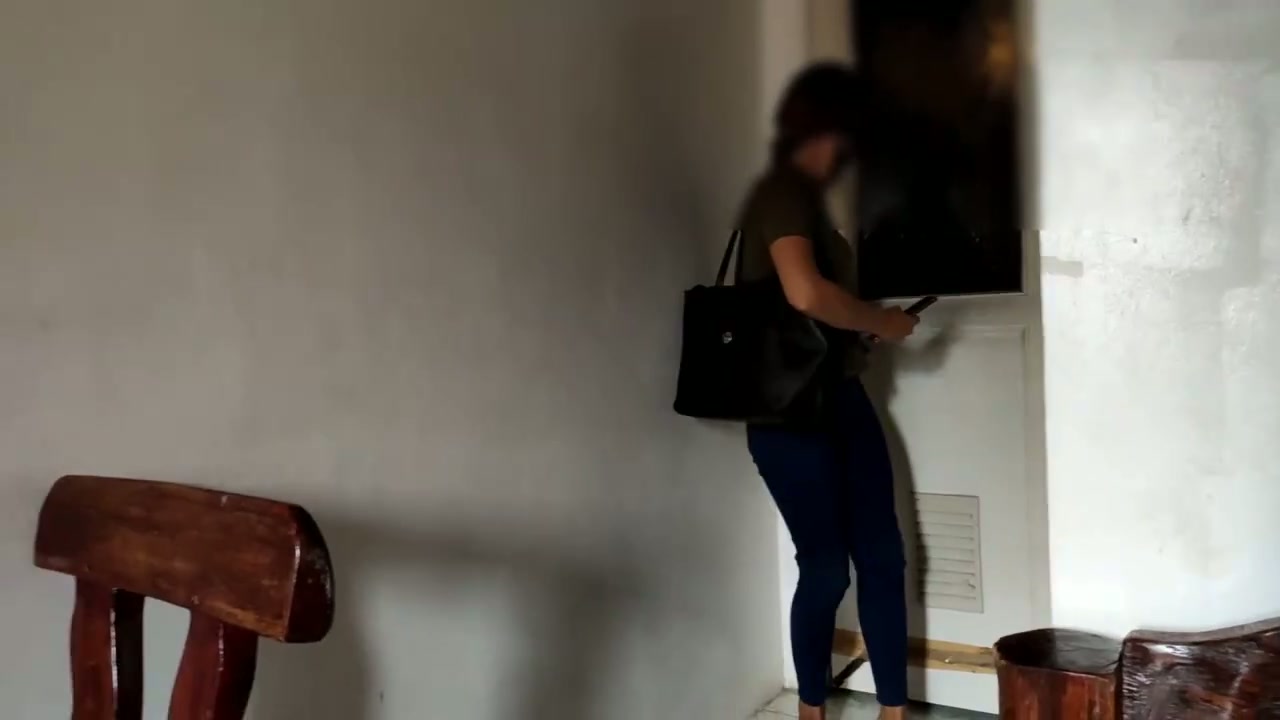 Ng3nt0t SPG dulu baru beli produknya.mp4