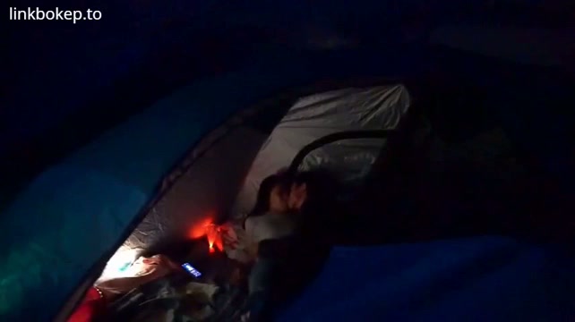 mahasiswi camping ngeue di tenda