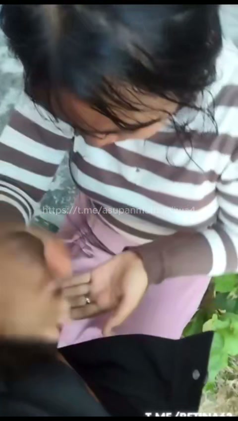 ad3knya masih polos dan penurut