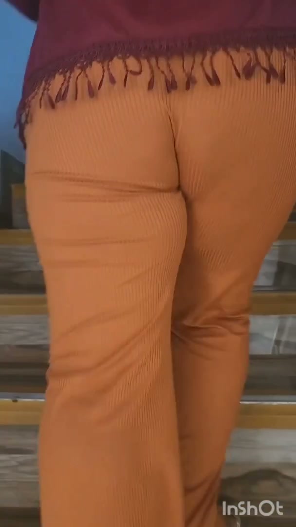Sewa Lonte MILF Pantat Besar Wanita Penurut Jago Goyang.mp4
