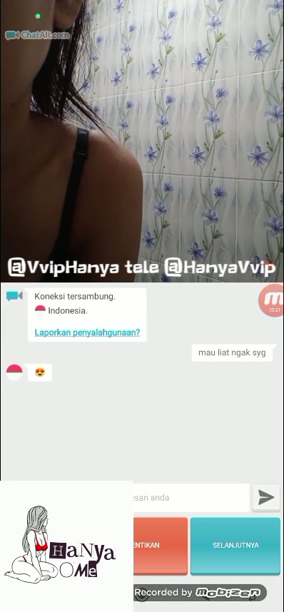 main ome di kamar mandi