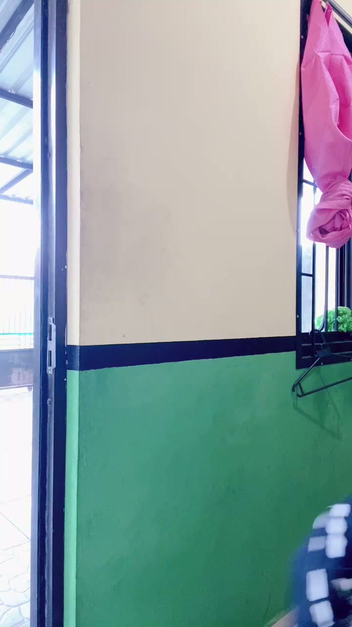 MAMAMIA PRANK ABANG OJOL. SURUH BERSIHIN HALAMAN BELAKANG SEKALIAN KASIH TIPS MK!!W LEGITNYA BUAT ABANG - PoopHD.mp4