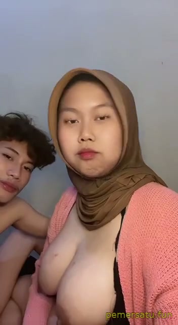 Hijab Tobrut Gede Ngewe Sama Adik