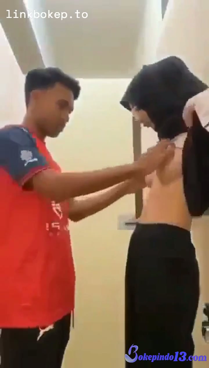 Viral Jilbab Cantik Main Di WC Mall - Bokep Indo - DoodStream.mp4