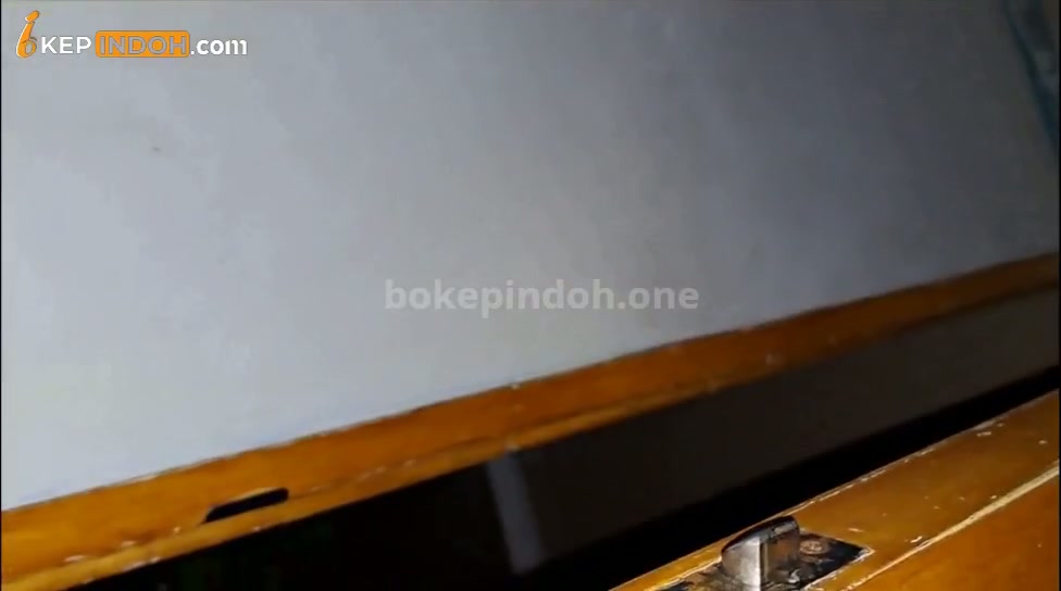 Istri Udah Tidur Diam2 Masuk Kamar Pembantu - DoodStream.mp4