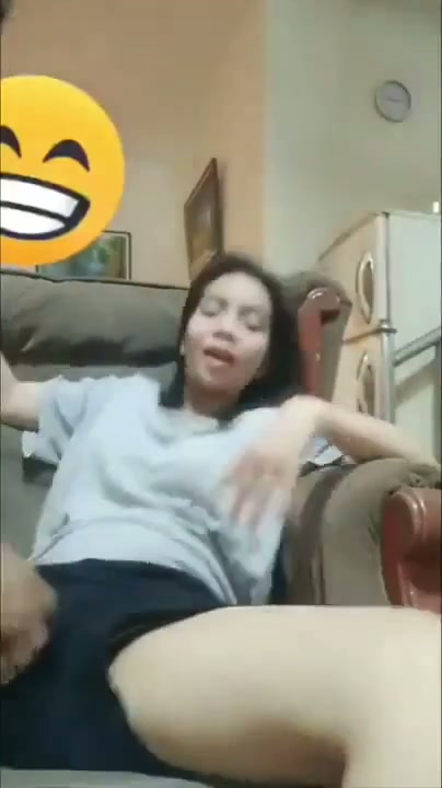 VIRAL kakak tiri paksa adek diruang tamu.mp4
